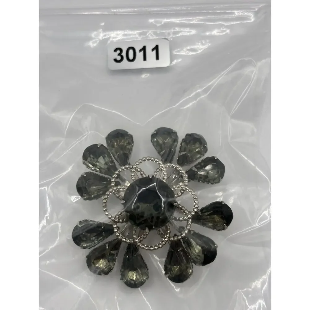 Vintage‎ Rhinestone Brooch Smoky Black Navette Silver Tone J1-3011